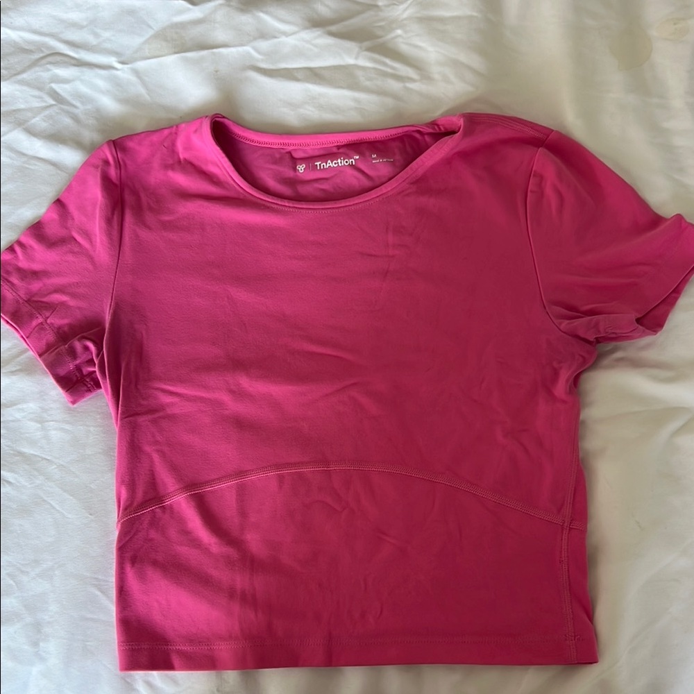 Aritizia TnAction t shirt in pink